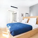Luxury Flat With Ac \