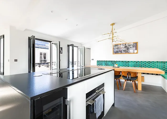 Luxury Flat With Ac \