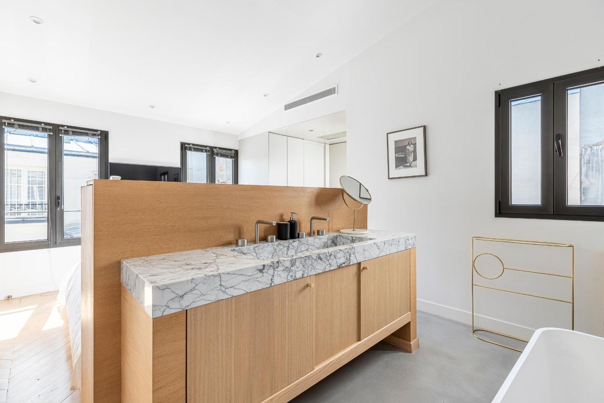 Luxury Flat With Ac 