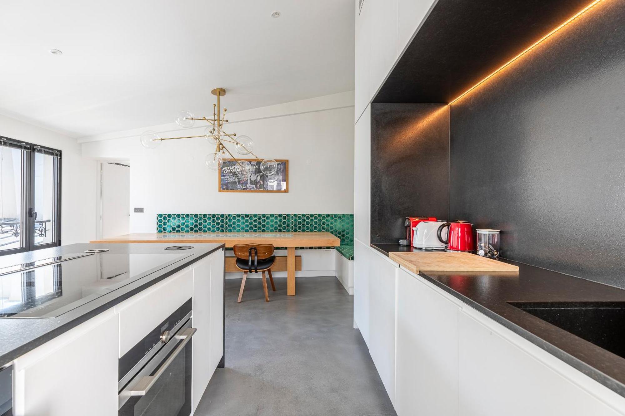 Luxury Flat With Ac 