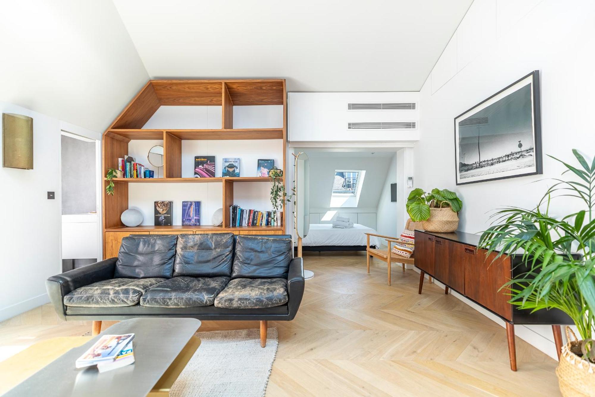 Luxury Flat With Ac 
