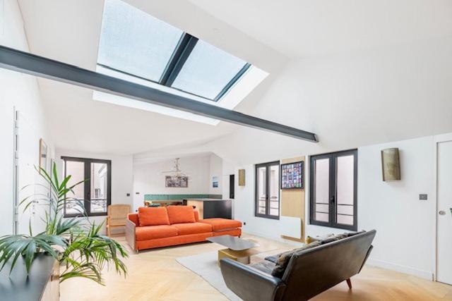 Luxury Flat With Ac 