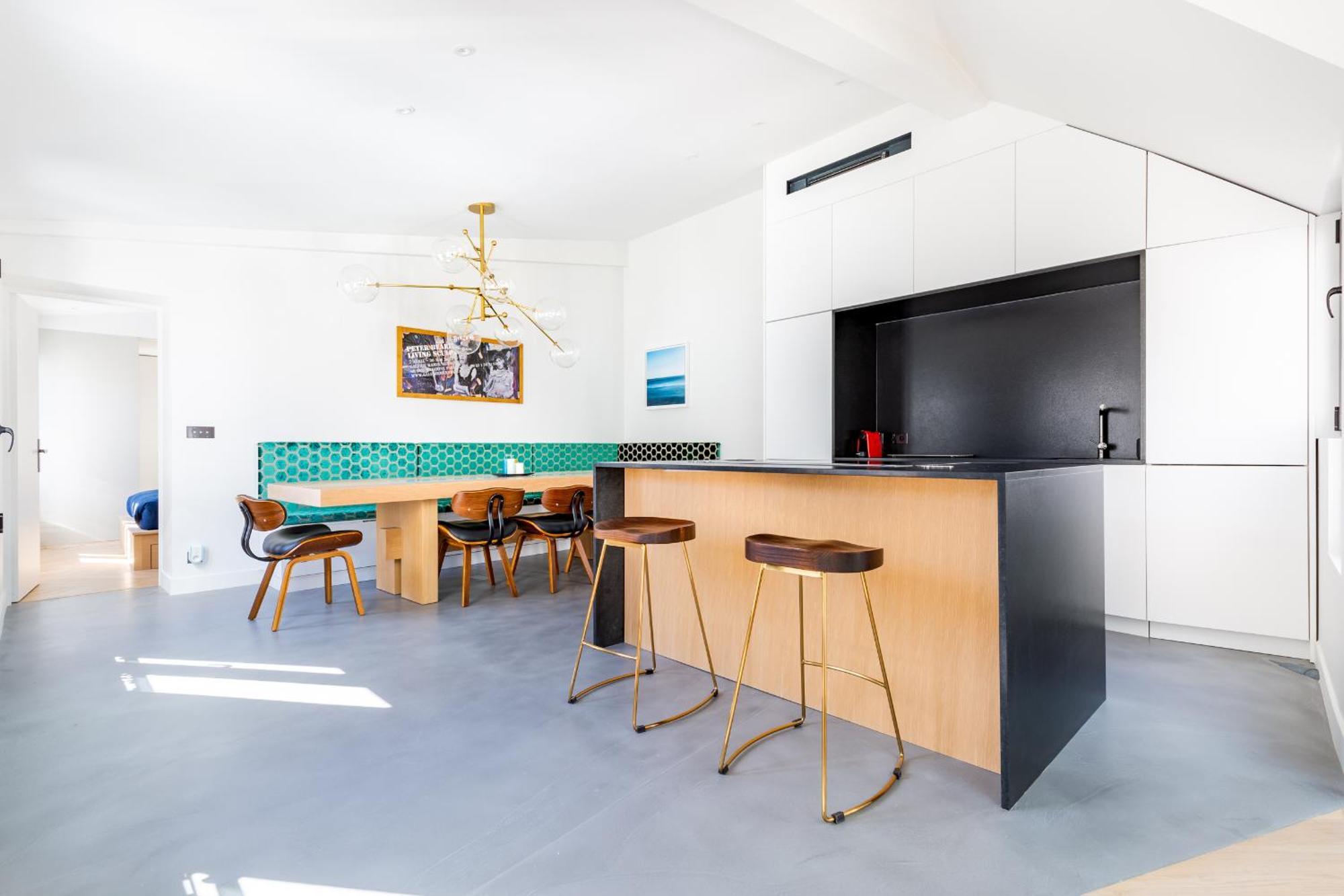 Luxury Flat With Ac 