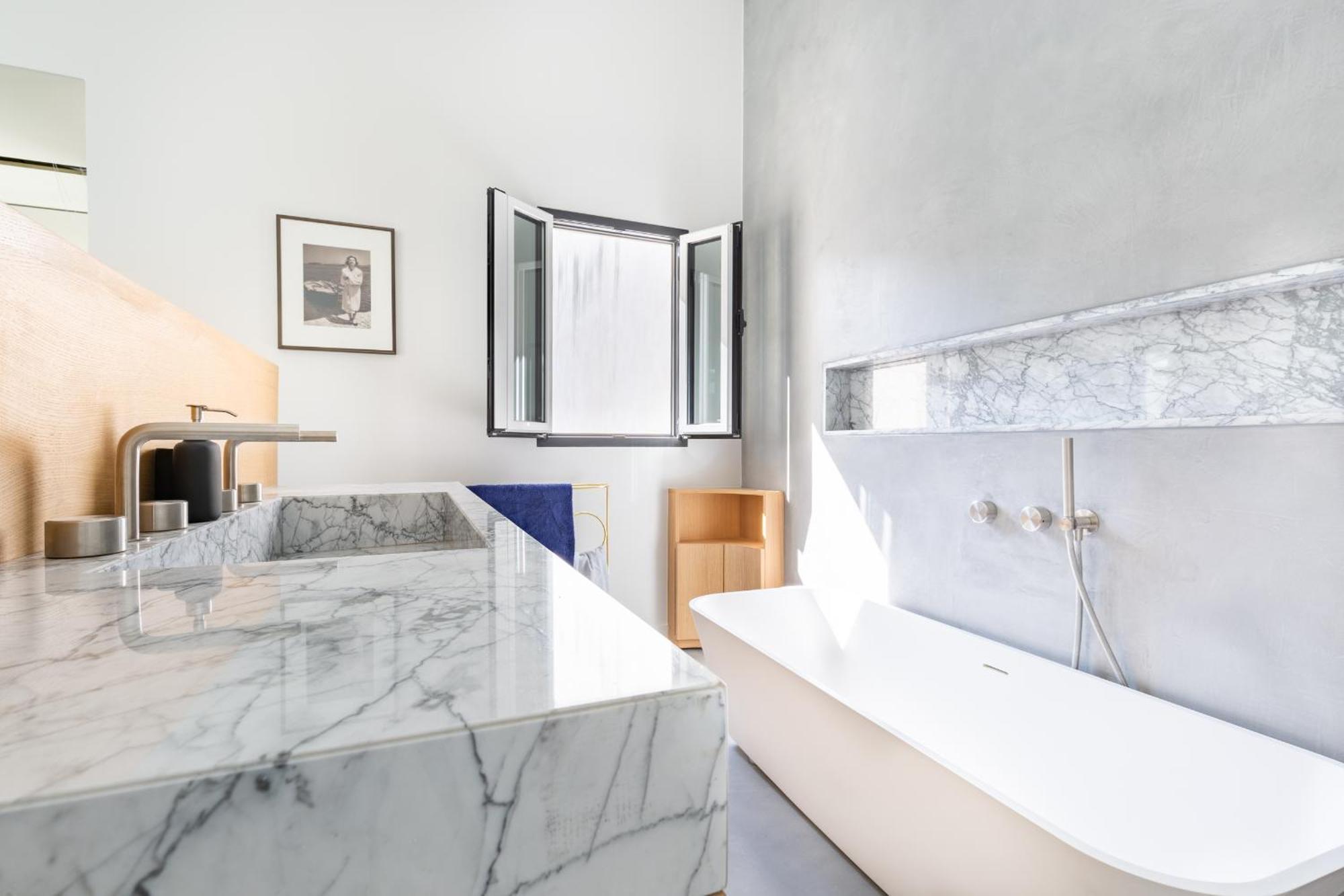 Luxury Flat With Ac 