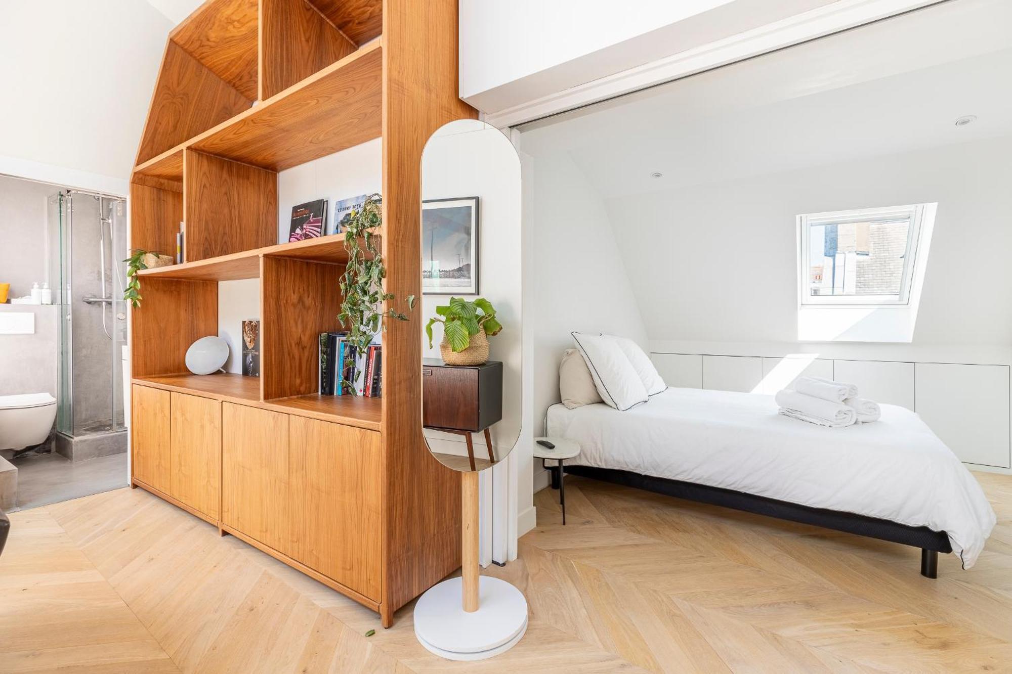 Luxury Flat With Ac 