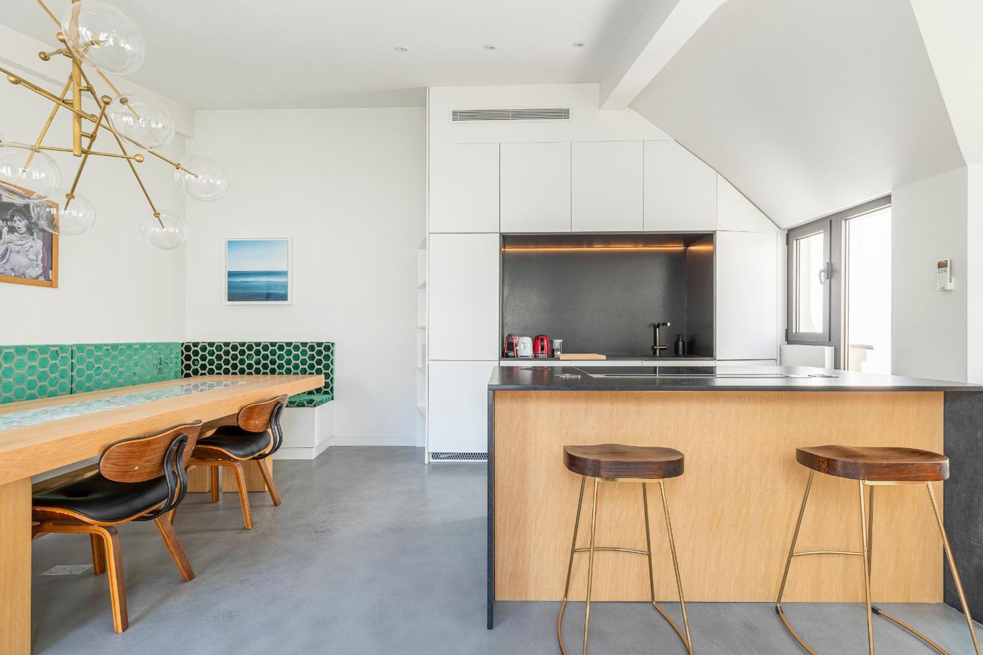 Luxury Flat With Ac 