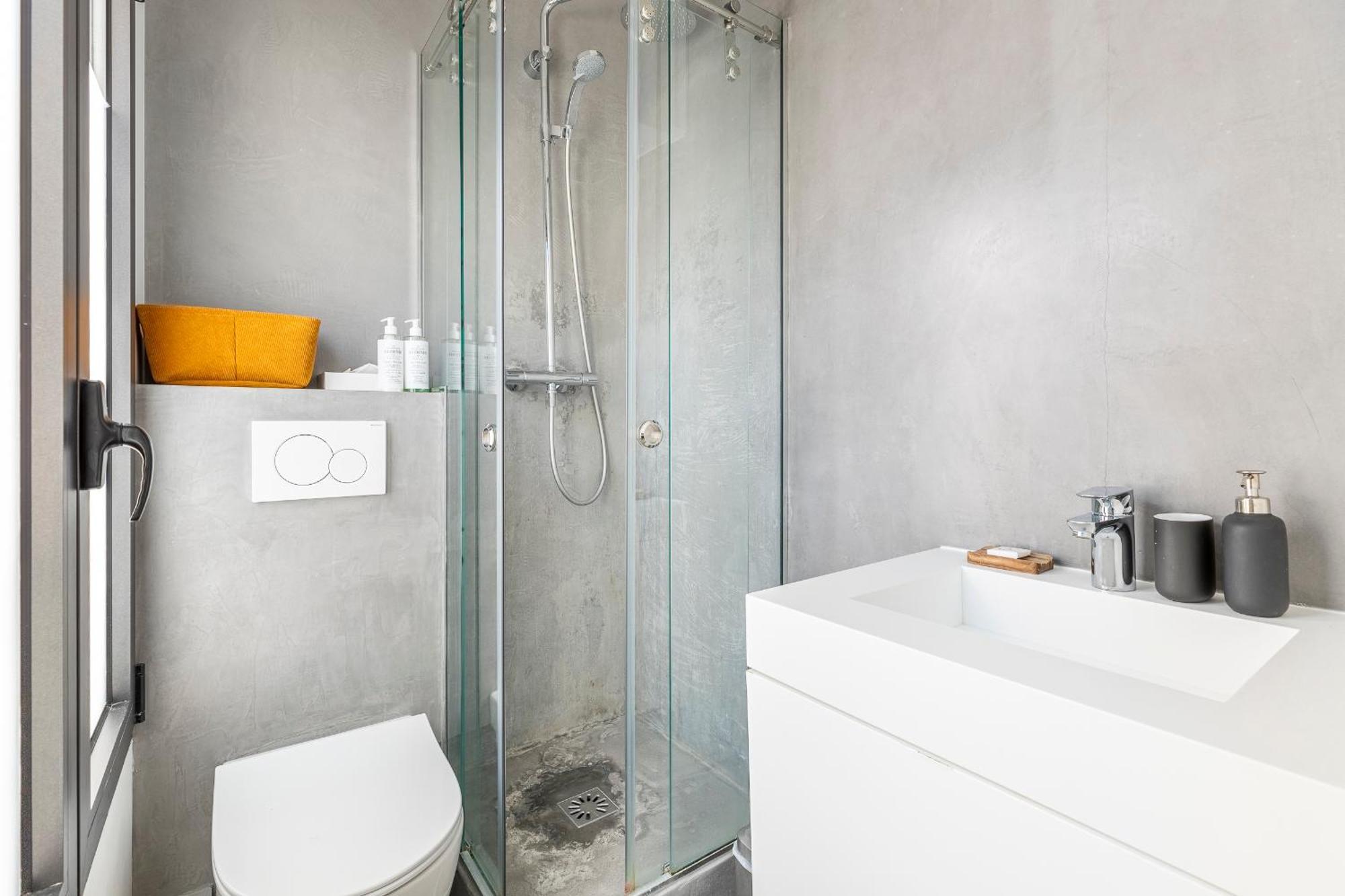 Luxury Flat With Ac 